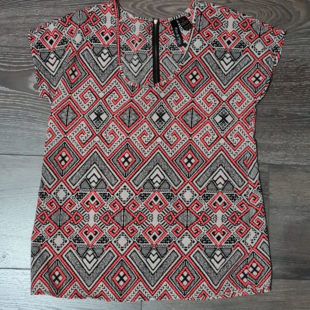Aztec like pattern blouse size XS